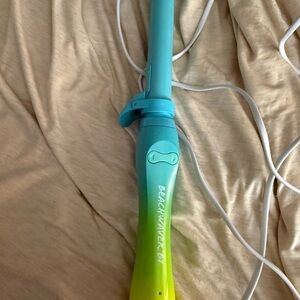 Beachwaver Co. Blue and Green Curling Iron
